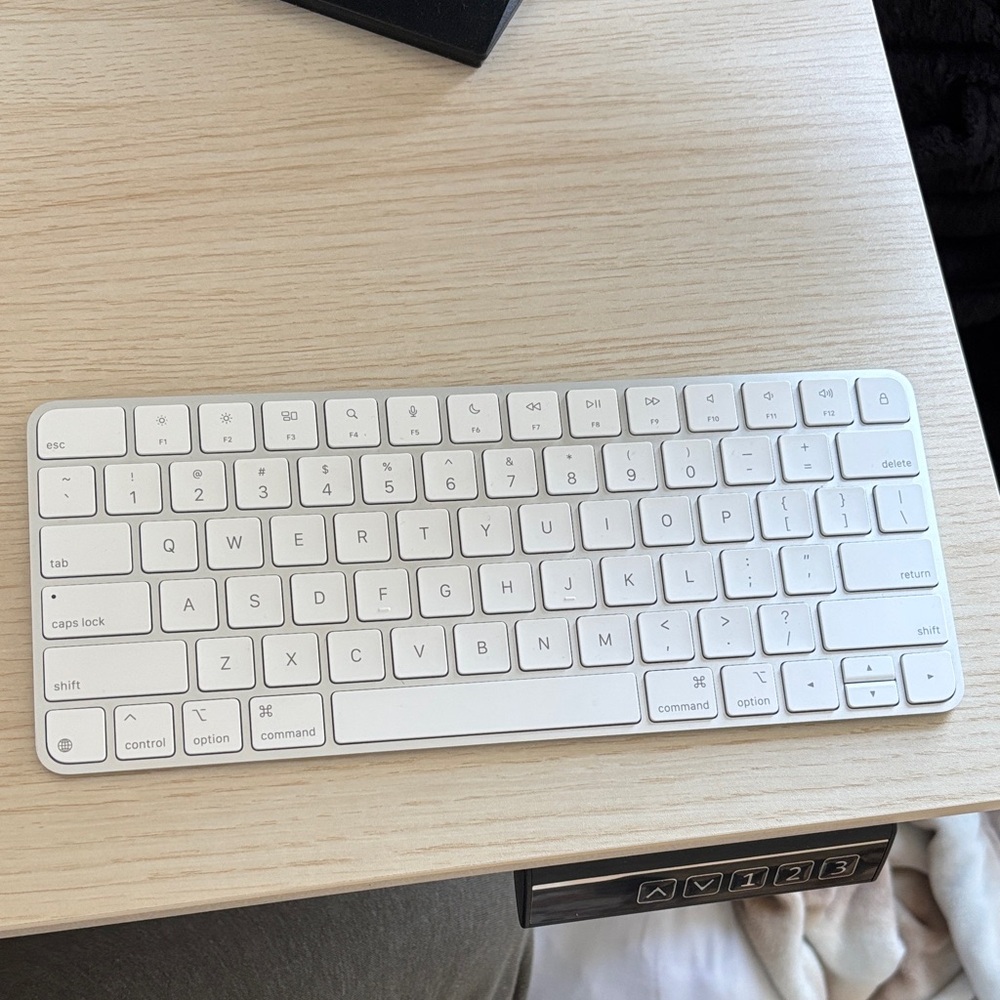 Apple White Wireless Keyboard